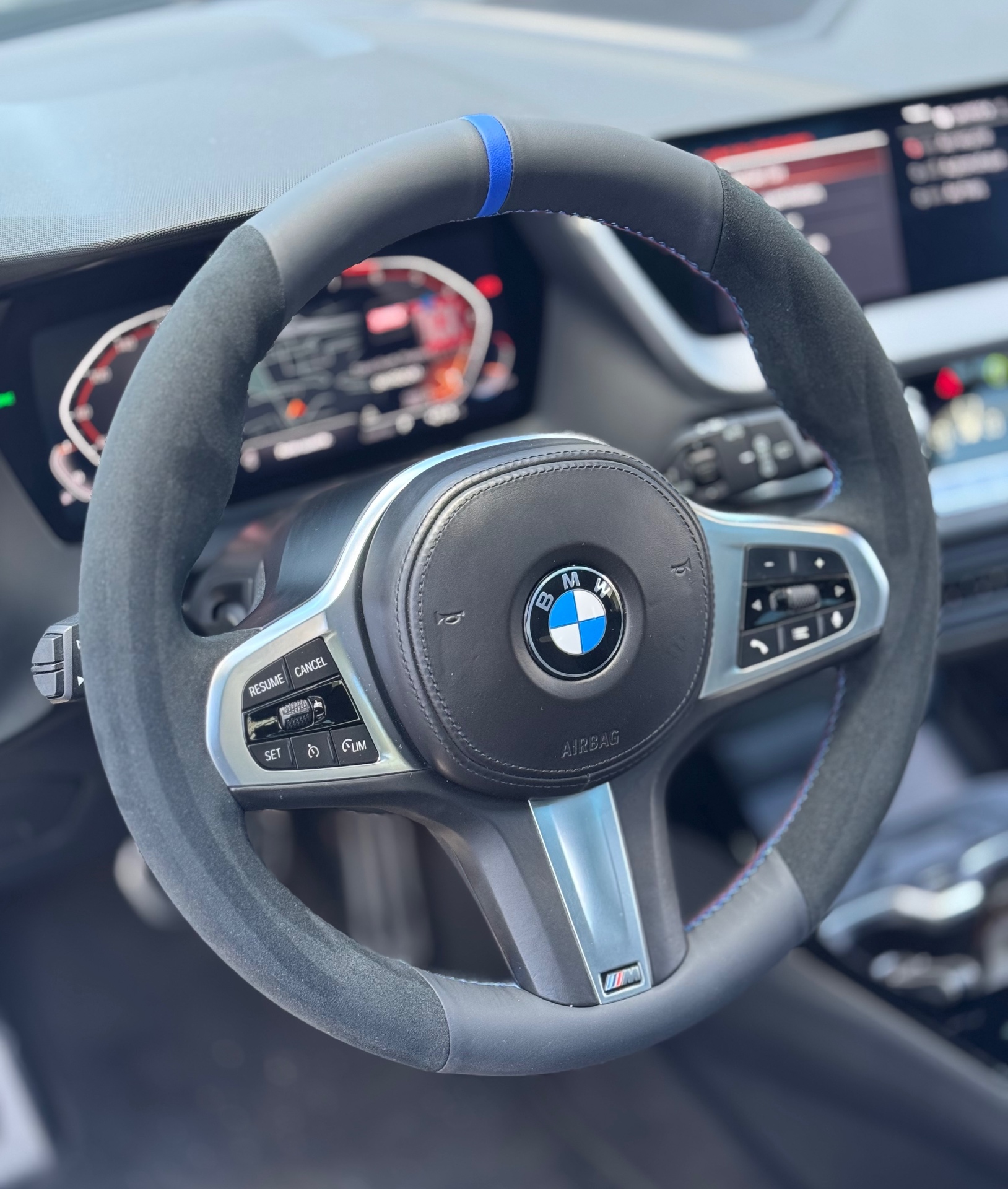 Volant BMW M alcantara repère bleu